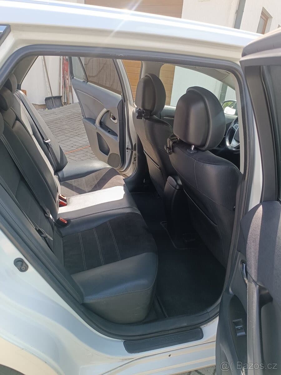 Toyota AVENSIS - 8