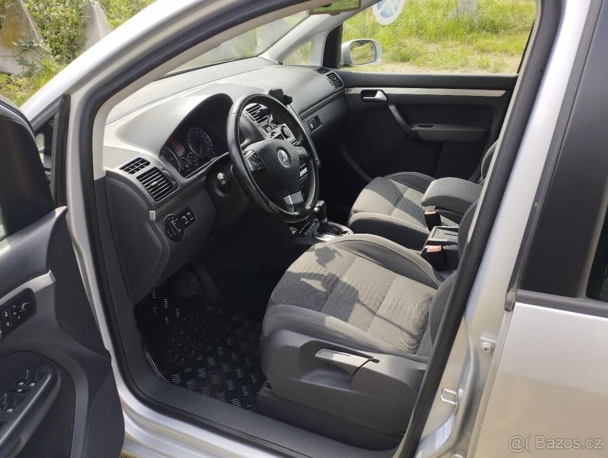 Volkswagen TOURAN - 11