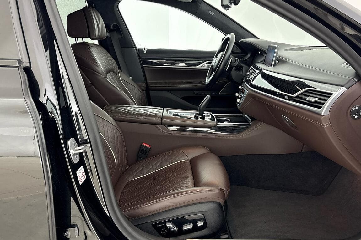 2021 BMW 7-SERIES - 14