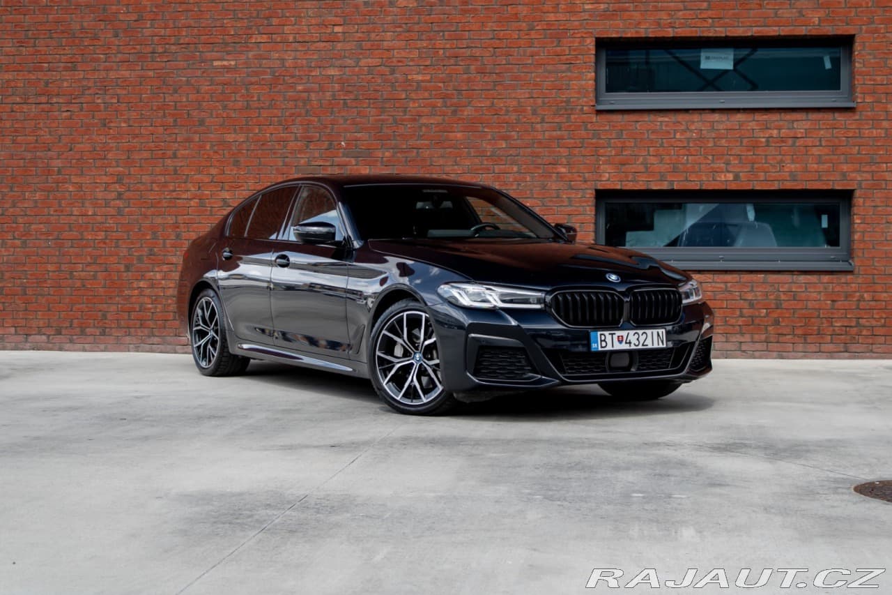2022 BMW 5-SERIES - 11