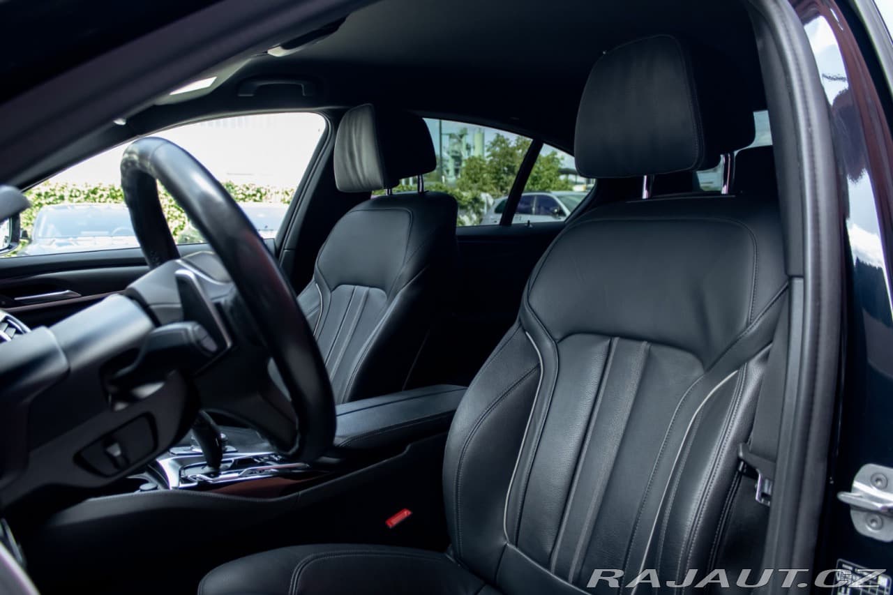 2022 BMW 5-SERIES - 17