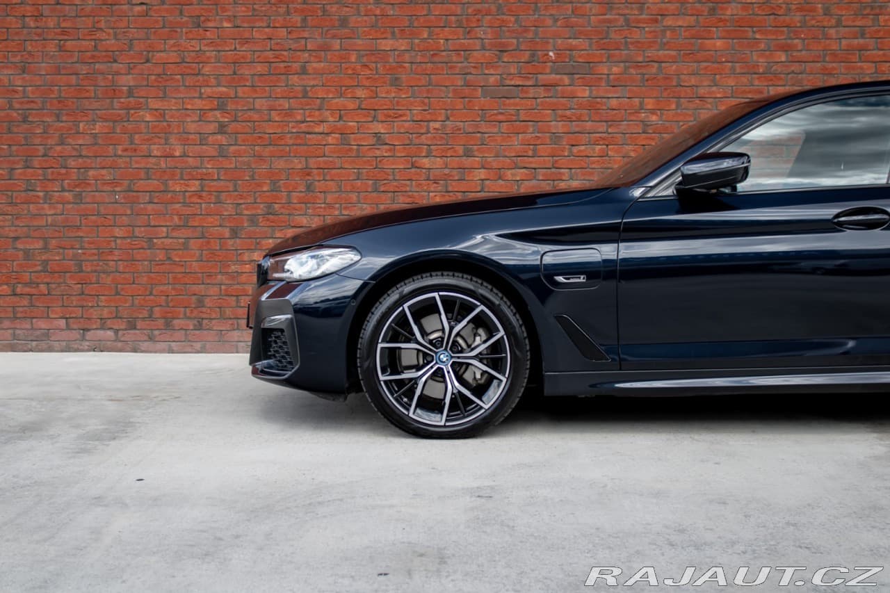 2022 BMW 5-SERIES - 6