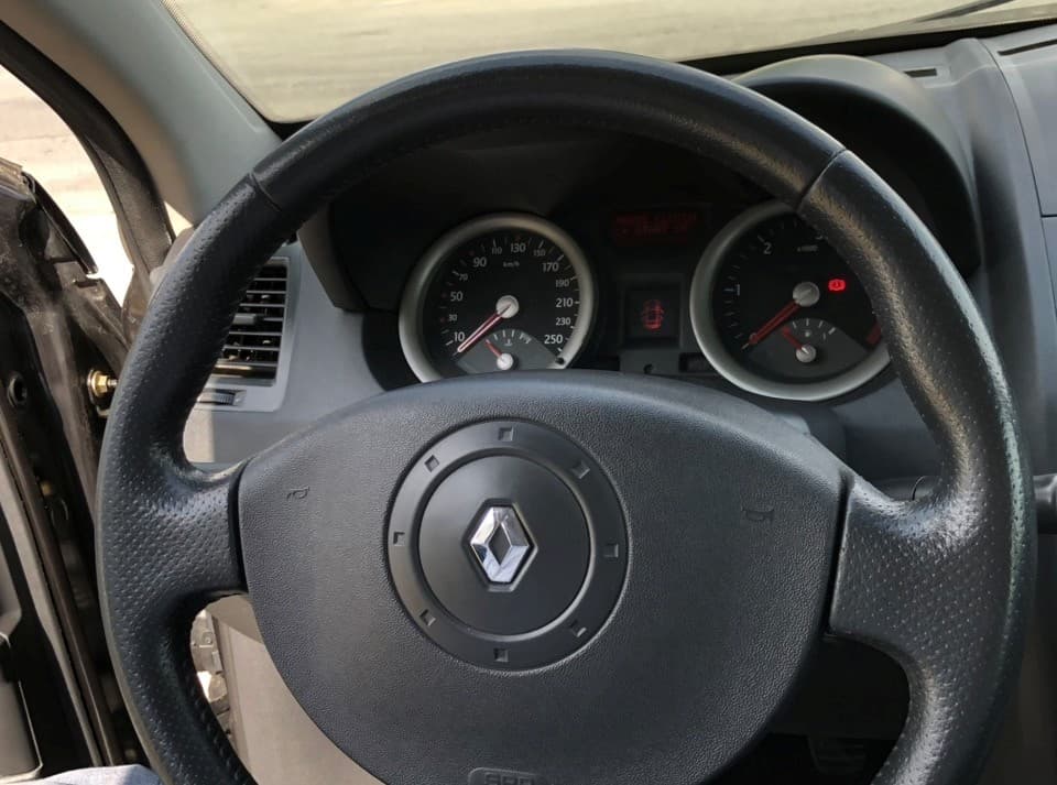 2004 Renault MEGANE - 5