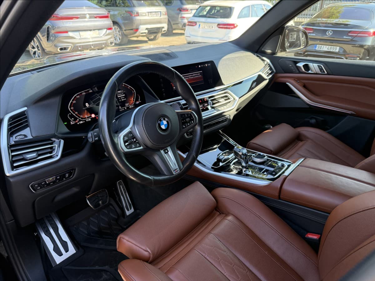 2019 BMW X5 - 16