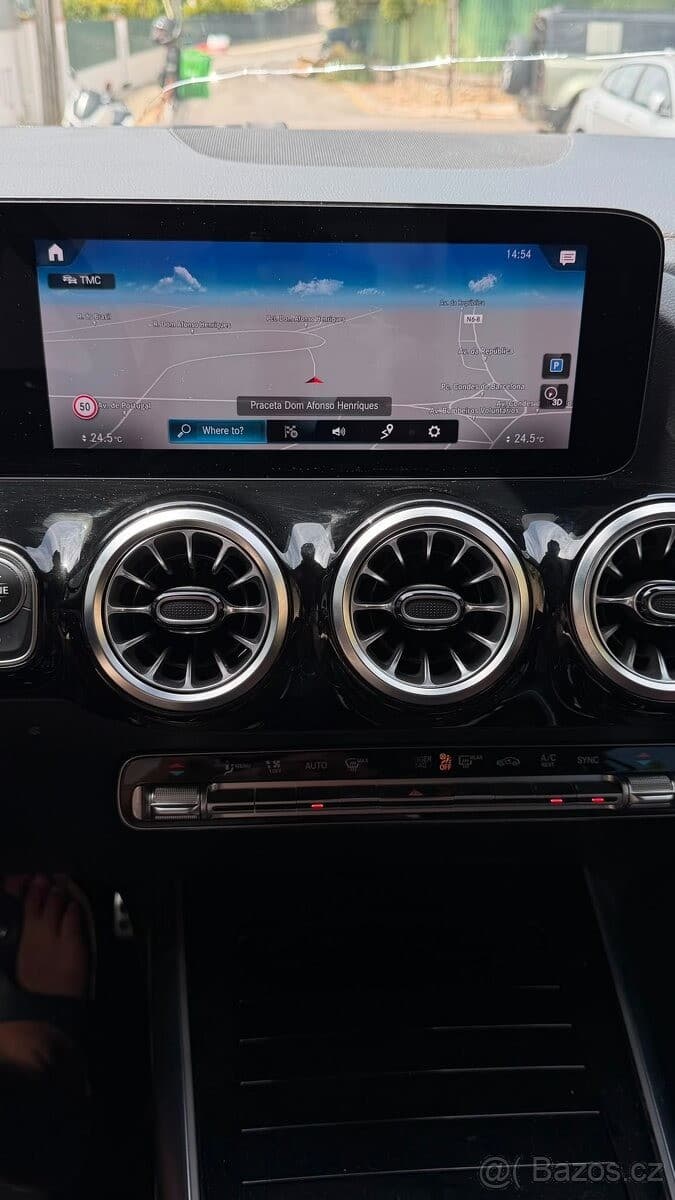 Mercedes-Benz GLA - 12