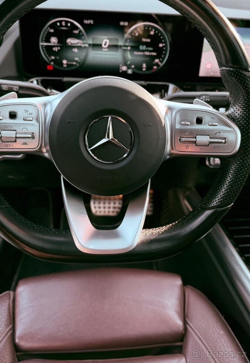 Mercedes-Benz GLA - 14