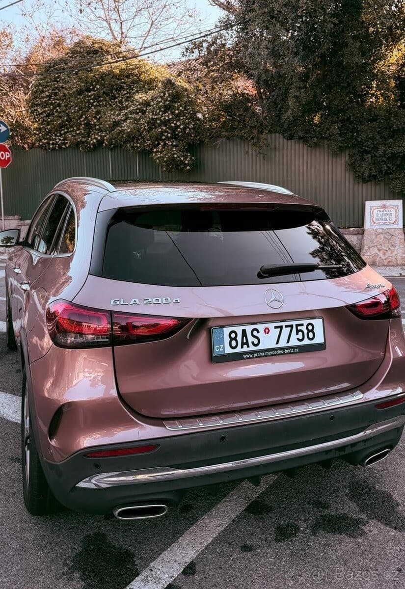 Mercedes-Benz GLA - 17