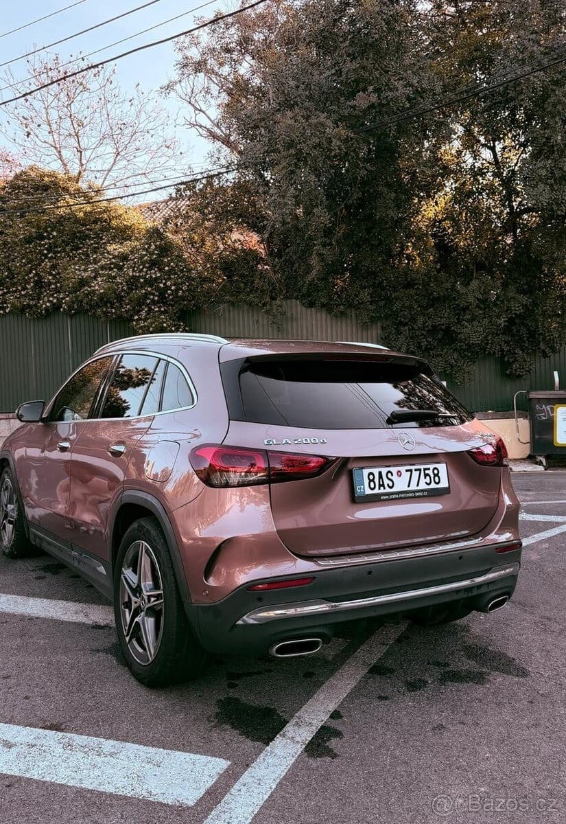 Mercedes-Benz GLA - 2
