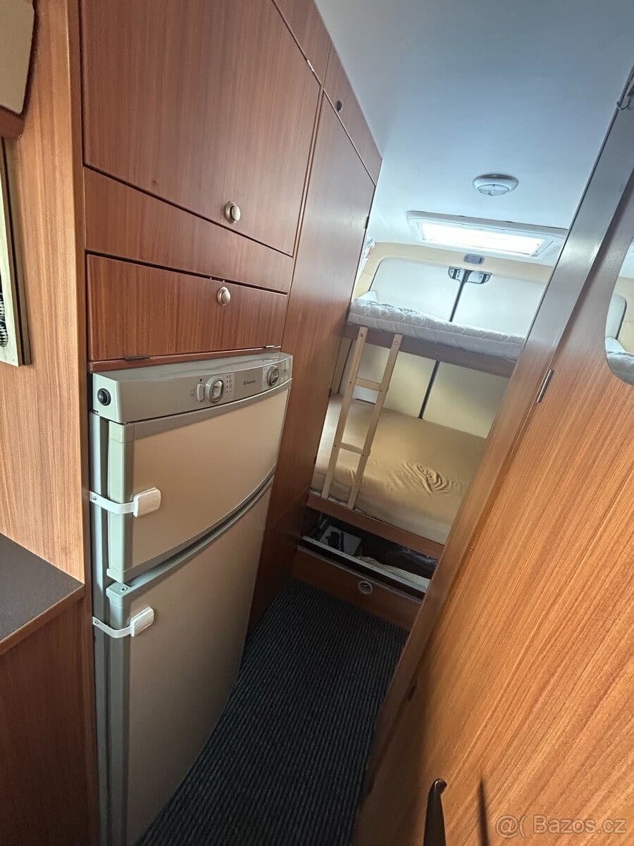 2011 Mercedes-Benz SPRINTER - 8