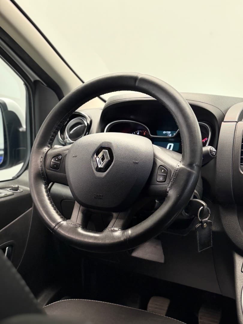 2021 Renault TRAFIC - 10