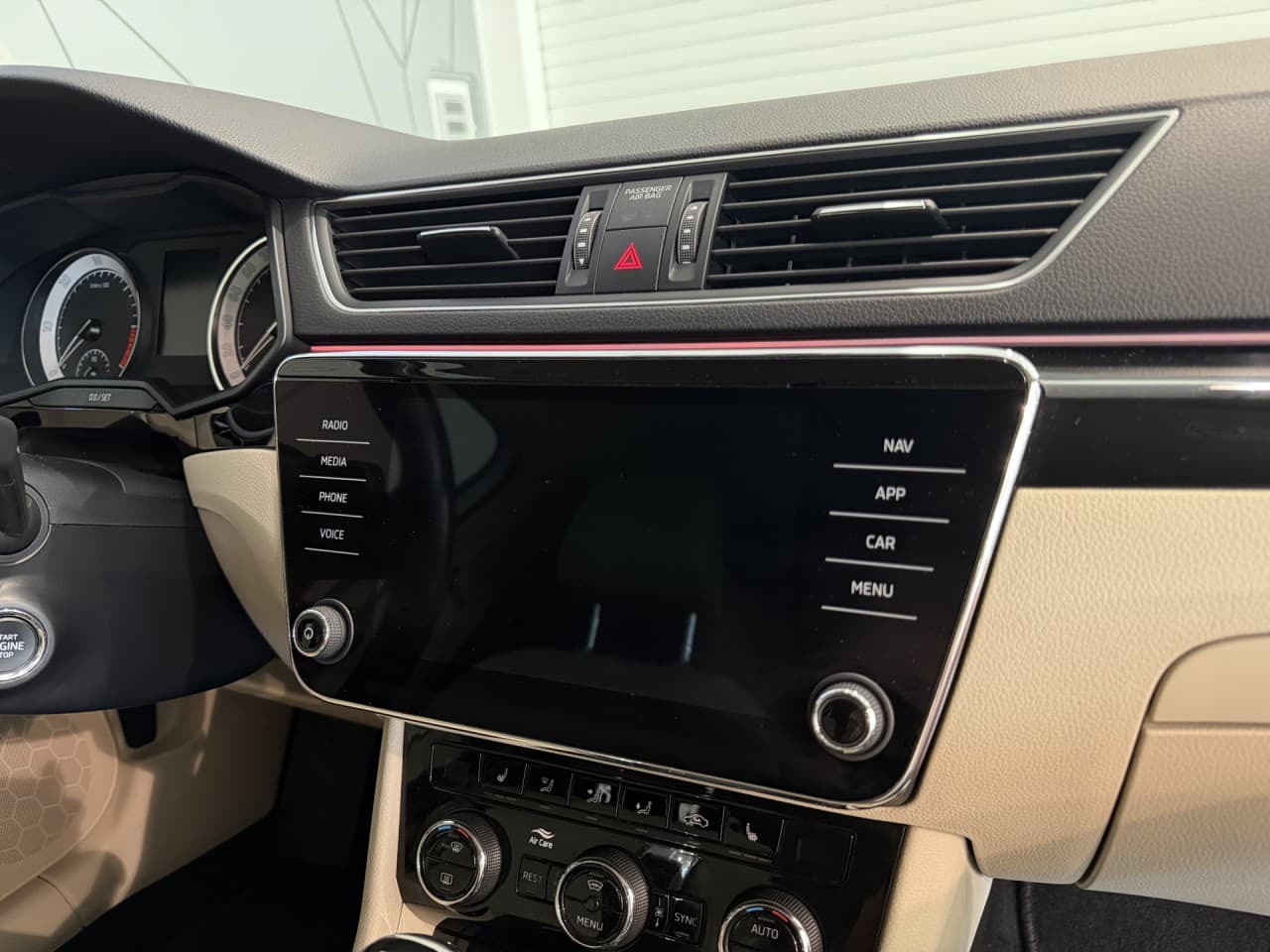 2018 Škoda SUPERB - 14