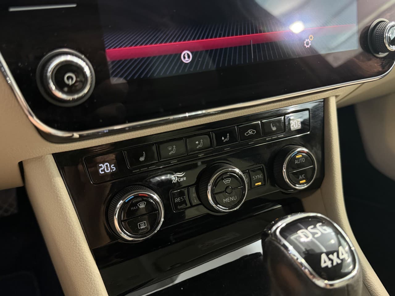 2018 Škoda SUPERB - 17