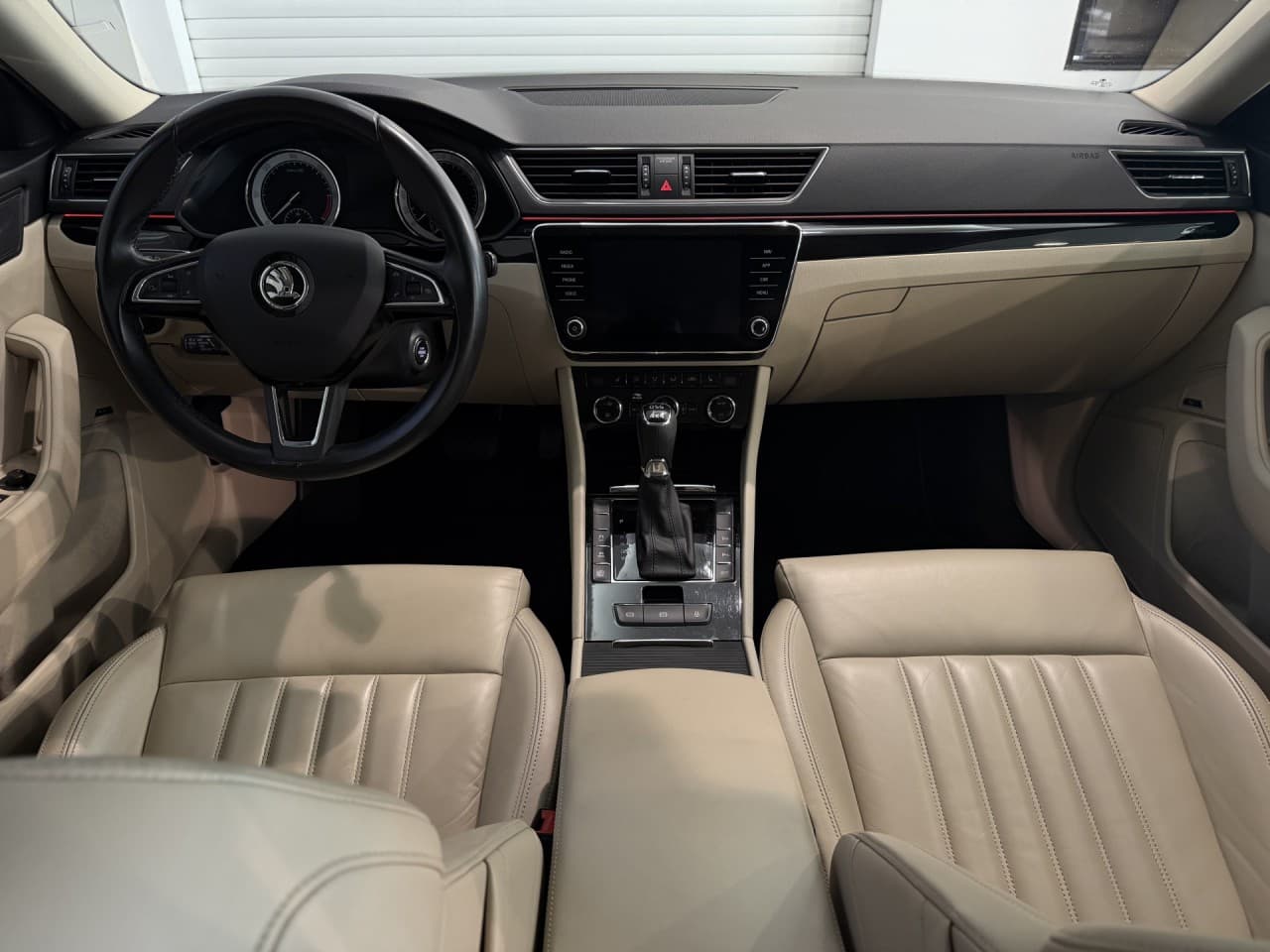 2018 Škoda SUPERB - 8