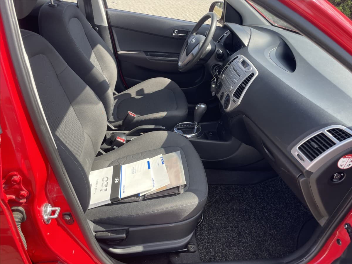 2011 Hyundai i20 - 12