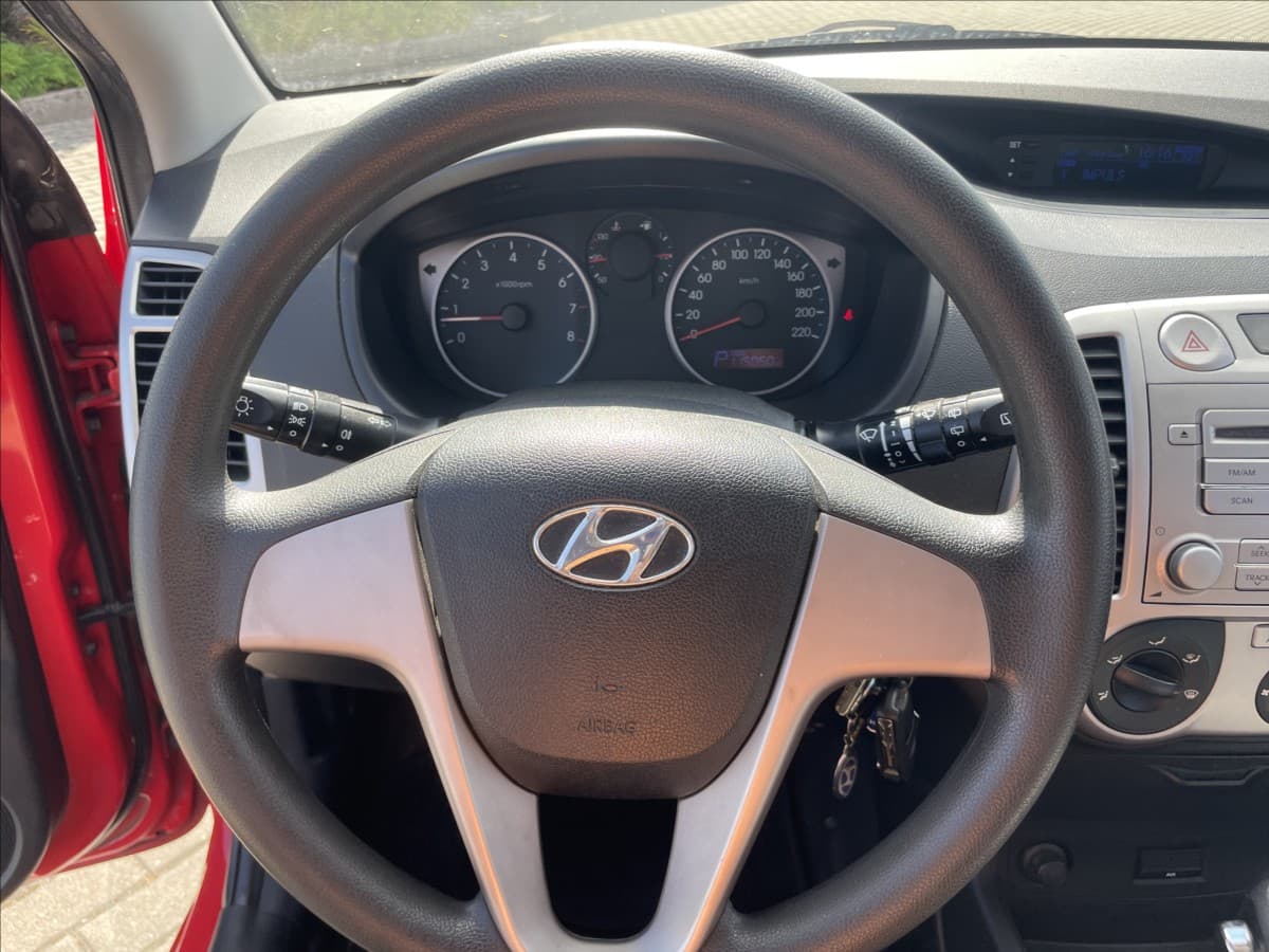 2011 Hyundai i20 - 13