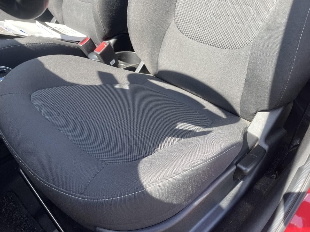 2011 Hyundai i20 - 17
