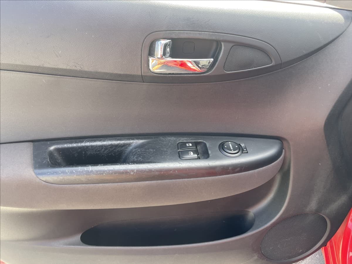 2011 Hyundai i20 - 18