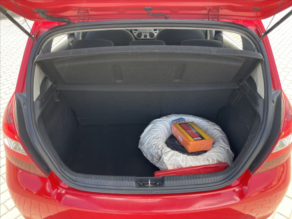 2011 Hyundai i20 - 9