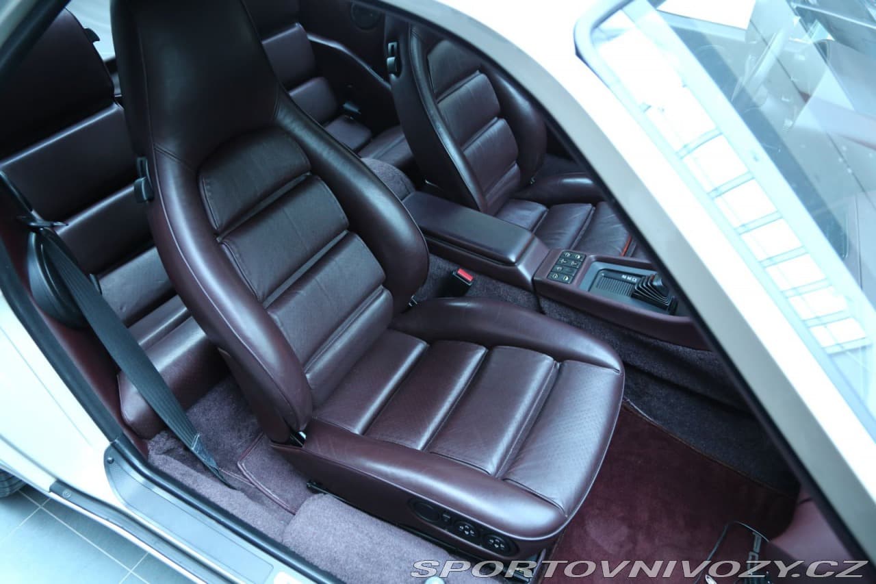 1988 Porsche 928 - 12