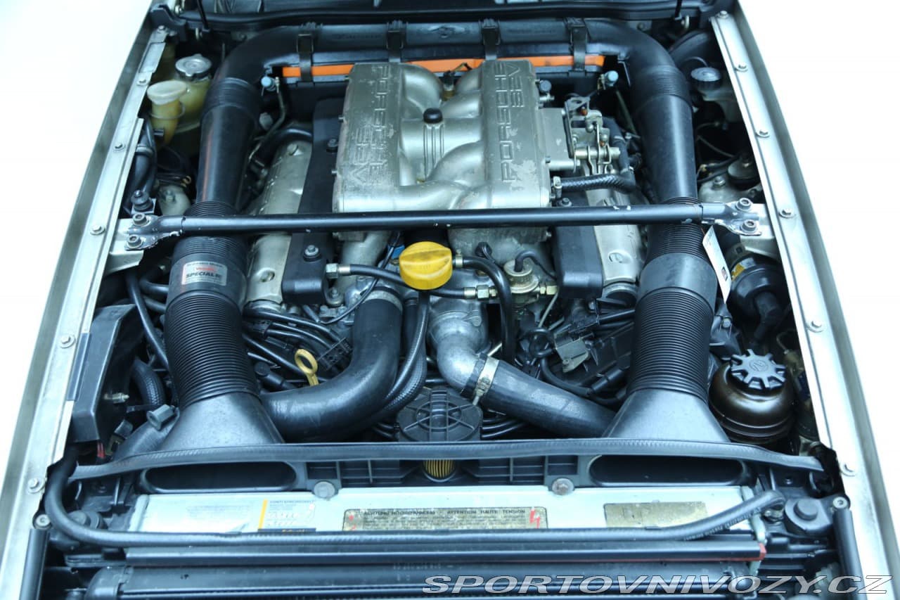 1988 Porsche 928 - 17