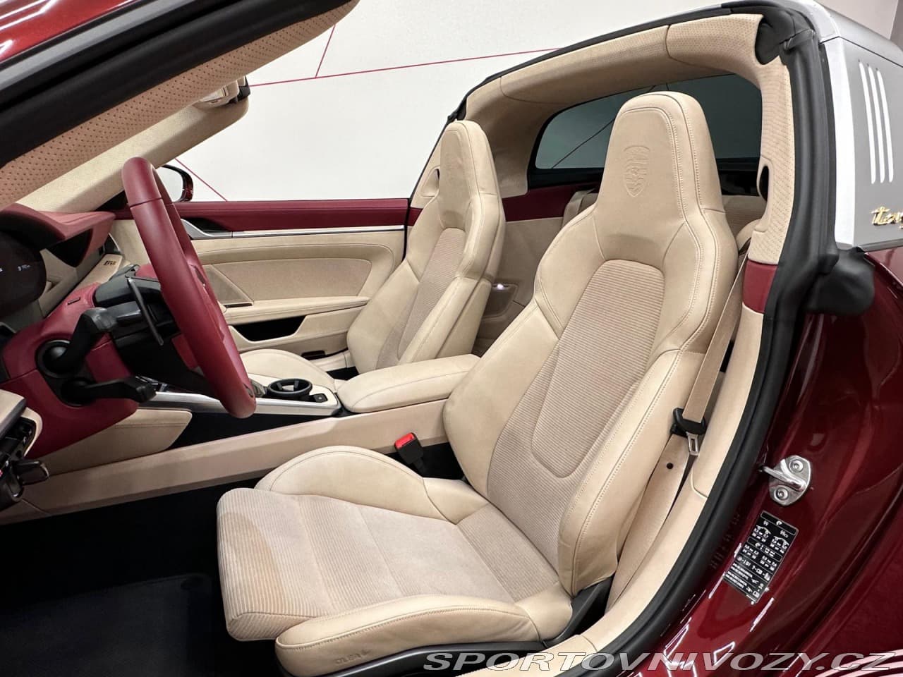 2021 Porsche 911 - 11