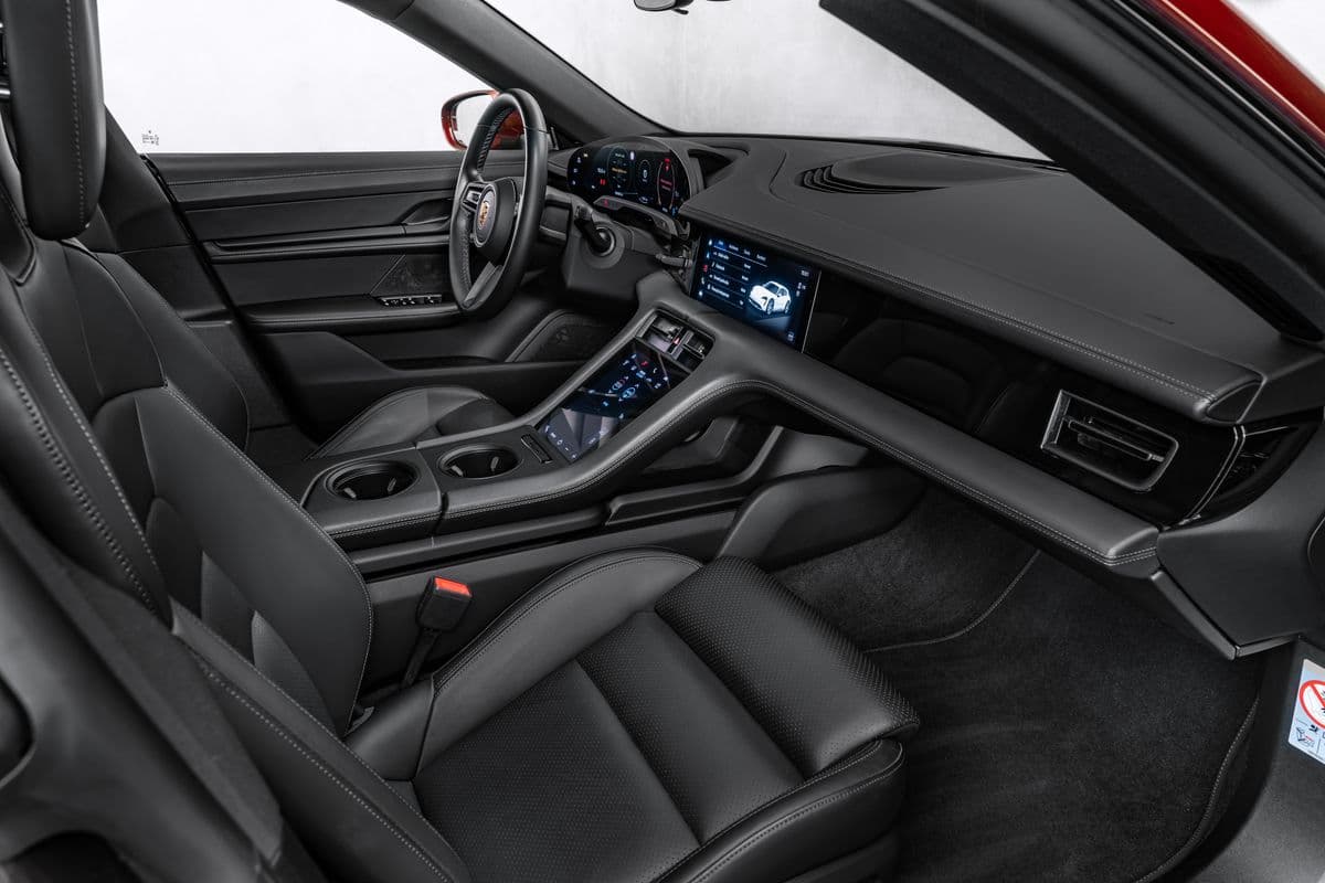 2021 Porsche Taycan - 41