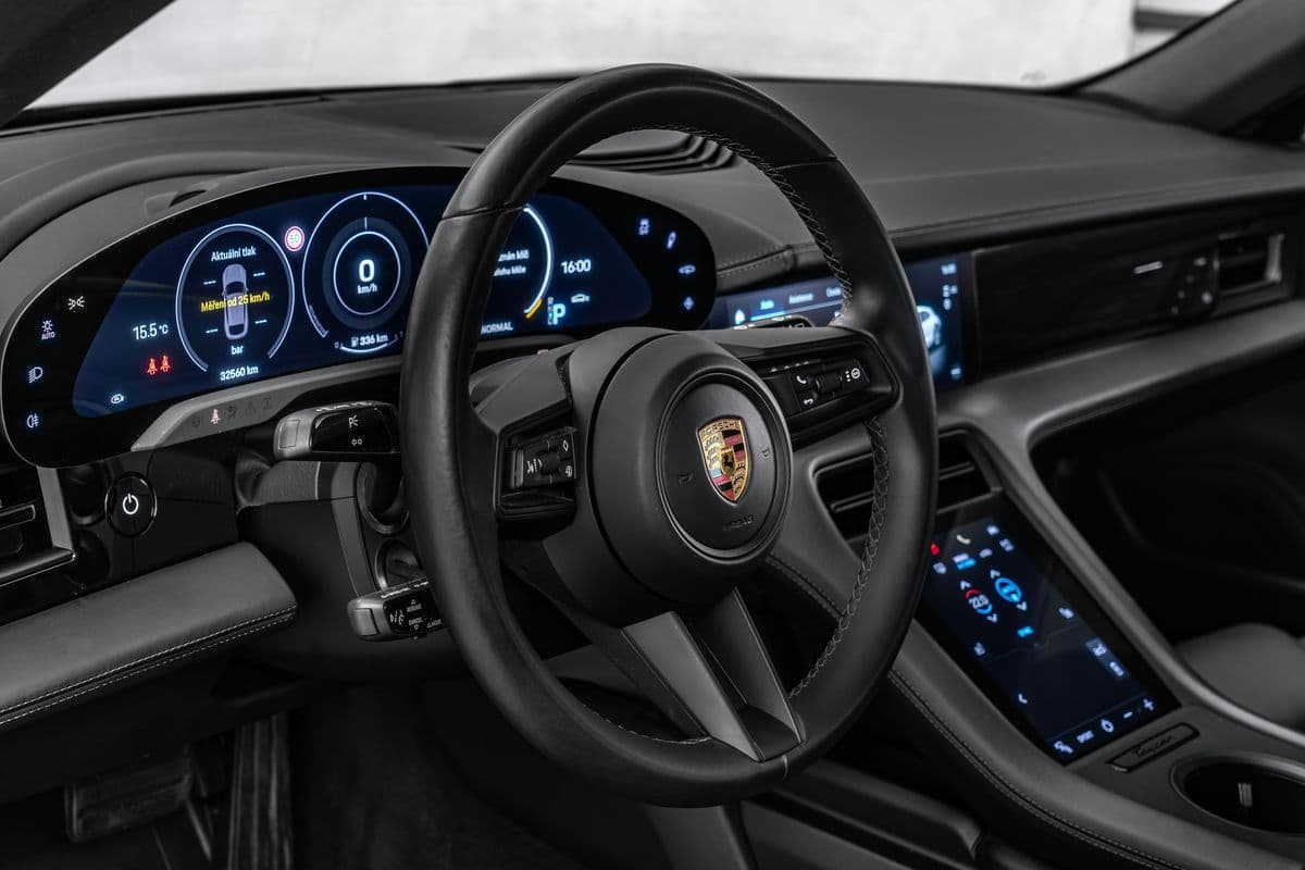 2021 Porsche Taycan - 53