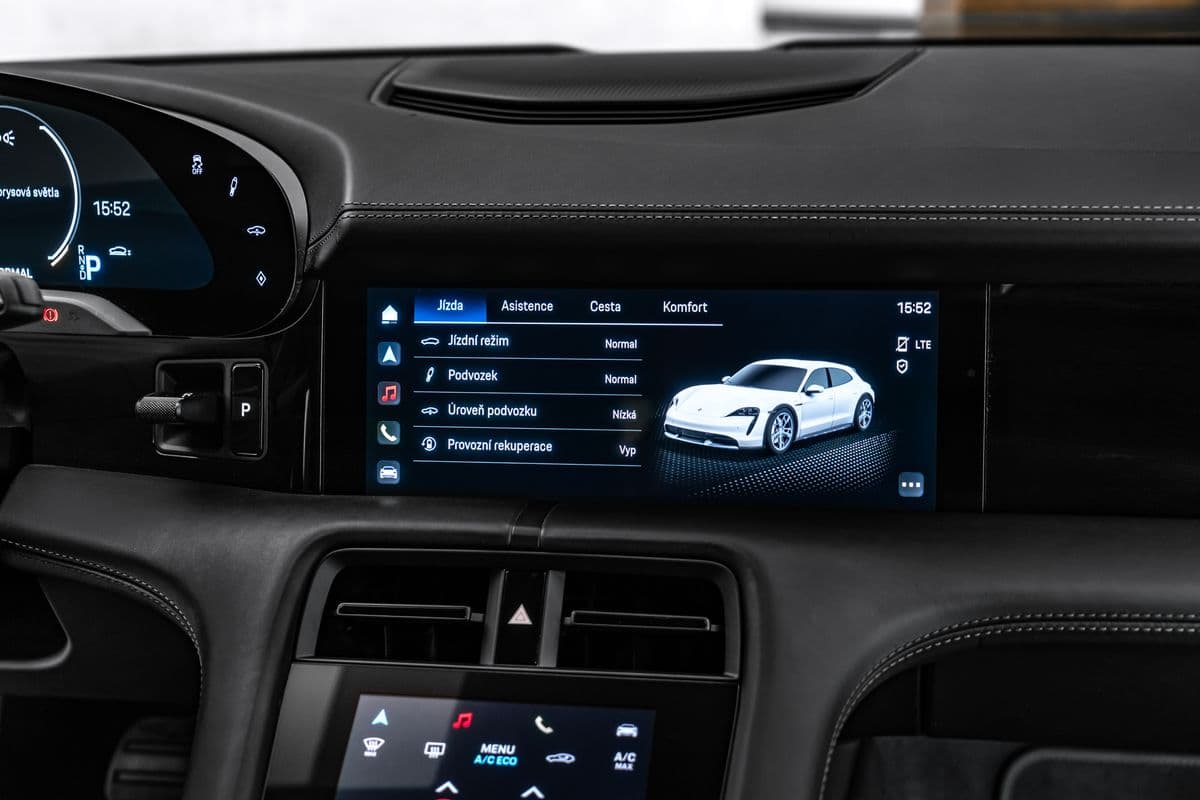 2021 Porsche Taycan - 65