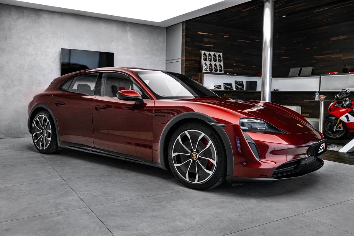 2021 Porsche Taycan - 9