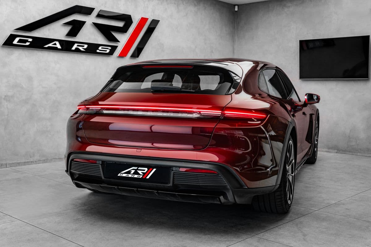 2021 Porsche Taycan - 17
