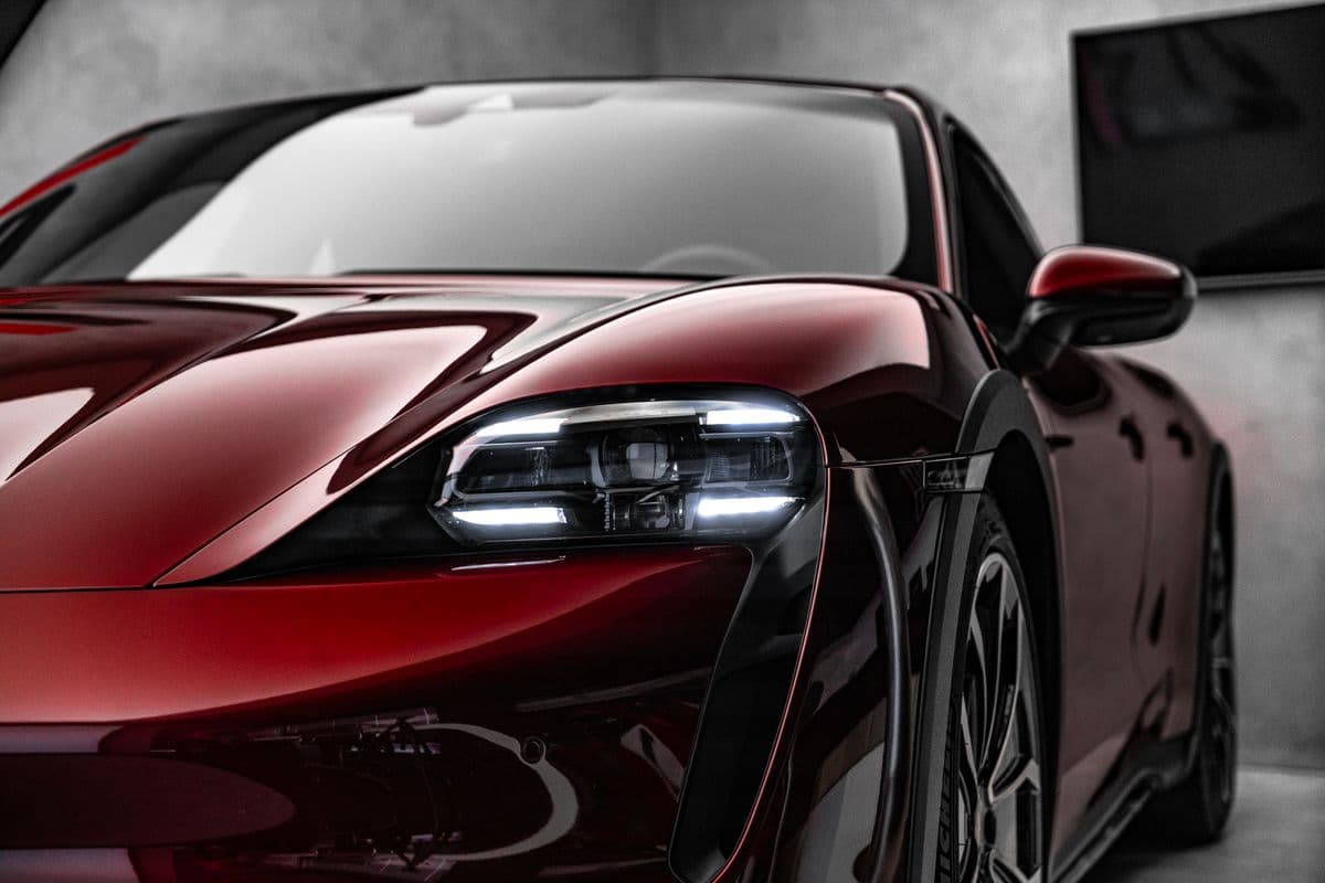 2021 Porsche Taycan - 25