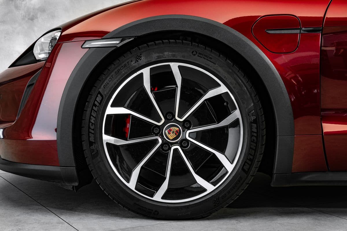 2021 Porsche Taycan - 33