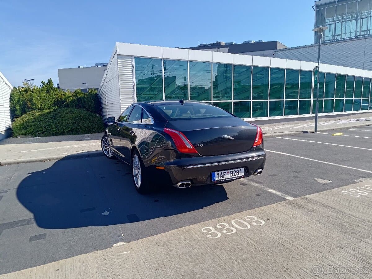 2015 Jaguar XJ - 6