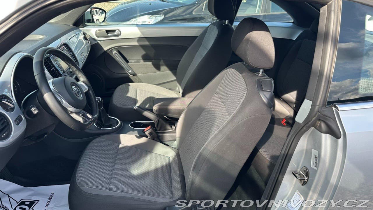 2012 Volkswagen BEETLE - 10