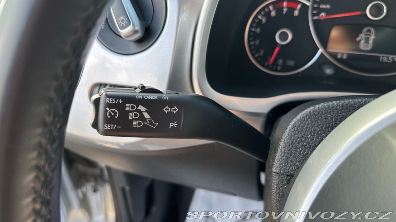 2012 Volkswagen BEETLE - 14