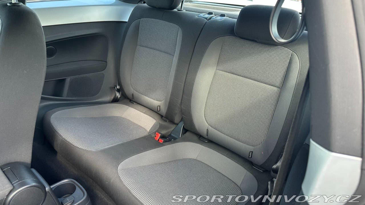 2012 Volkswagen BEETLE - 20