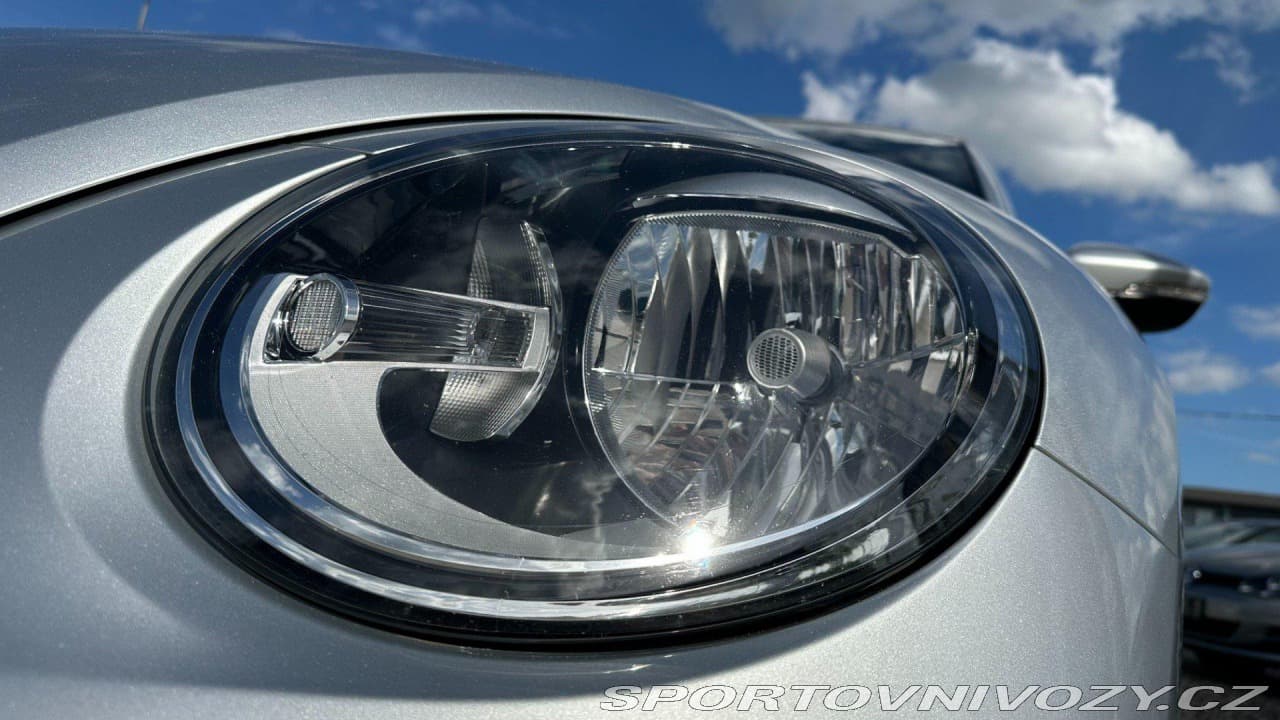 2012 Volkswagen BEETLE - 7