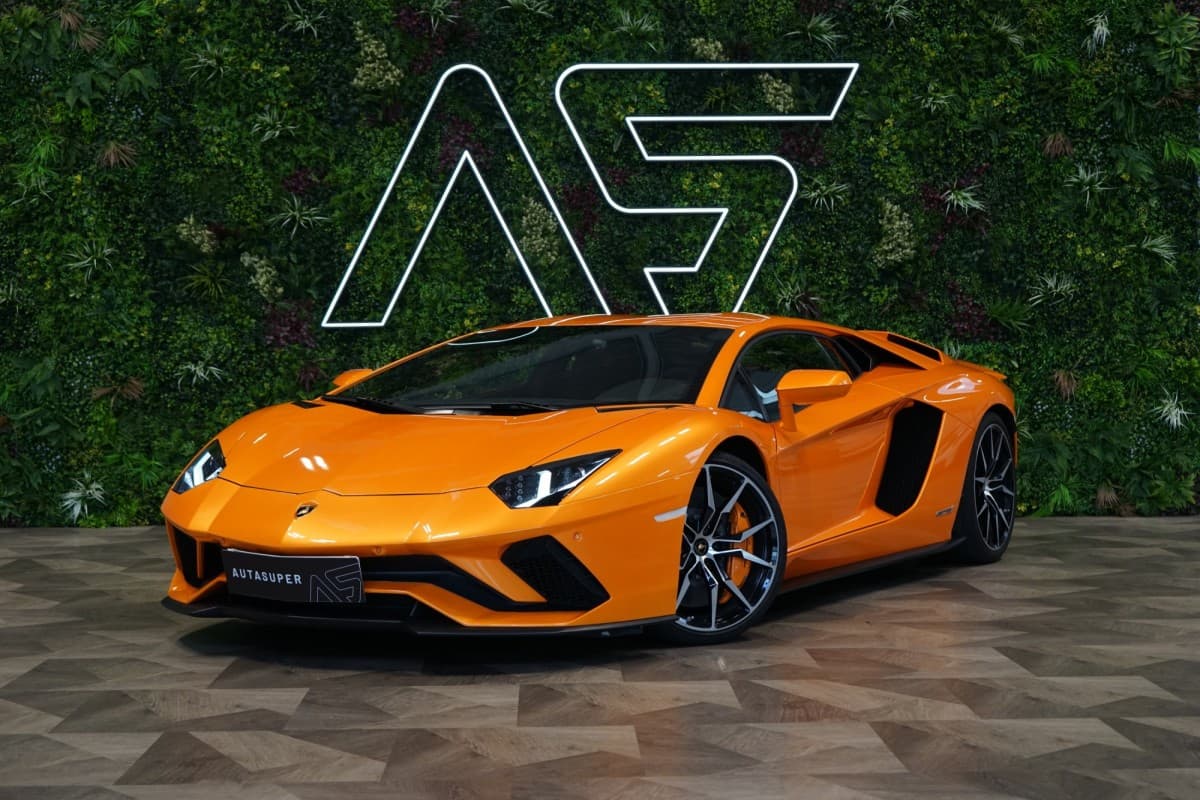 2018 Lamborghini AVENTADOR