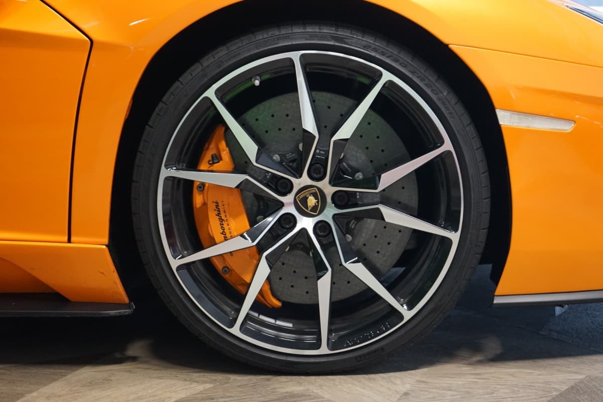 2018 Lamborghini AVENTADOR - 12