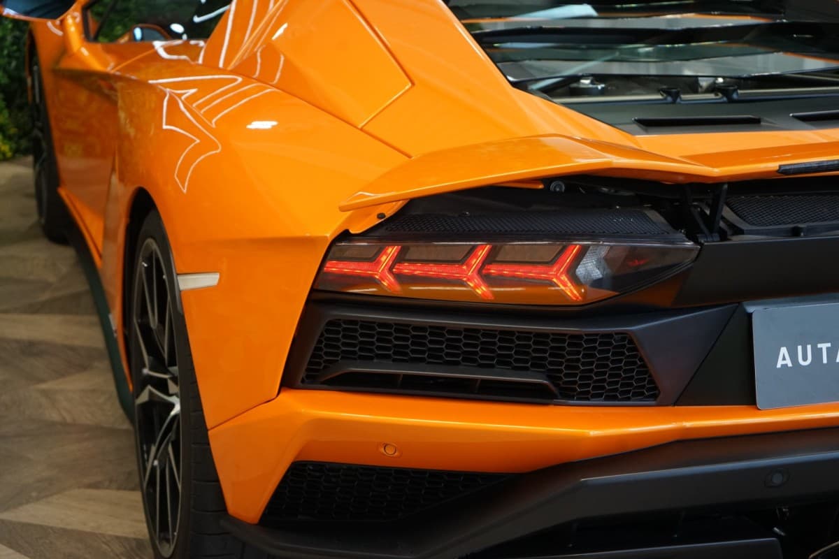 2018 Lamborghini AVENTADOR - 13