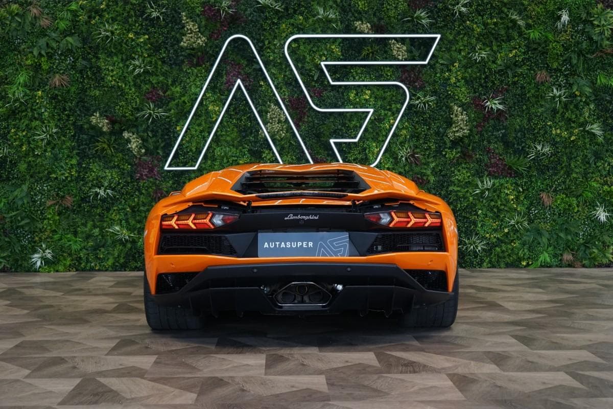 2018 Lamborghini AVENTADOR - 7