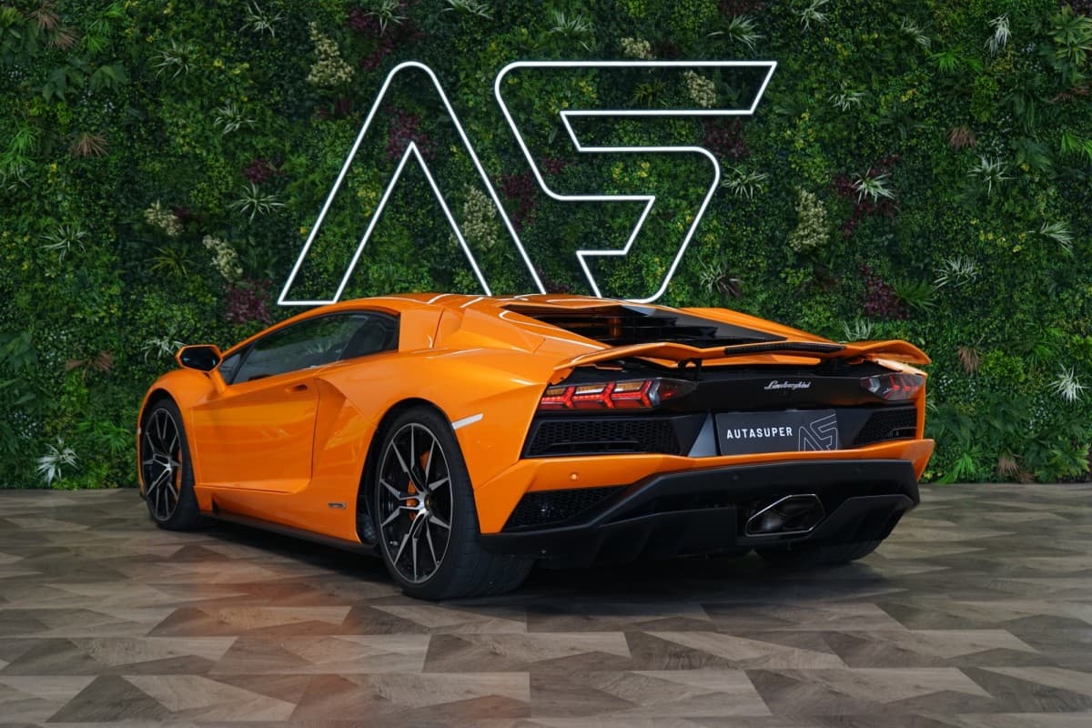 2018 Lamborghini AVENTADOR - 9