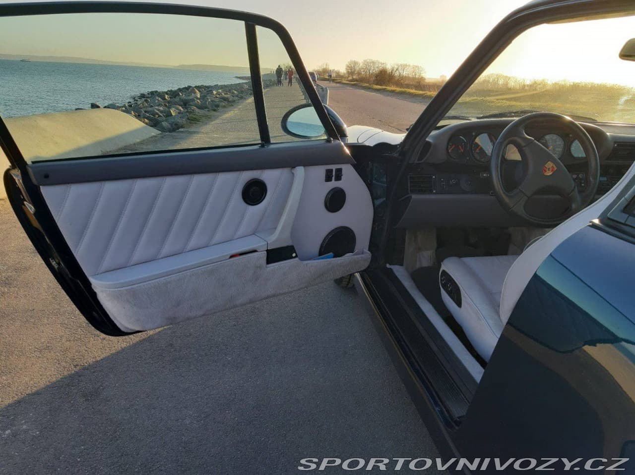 1993 Porsche CARRERA - 2