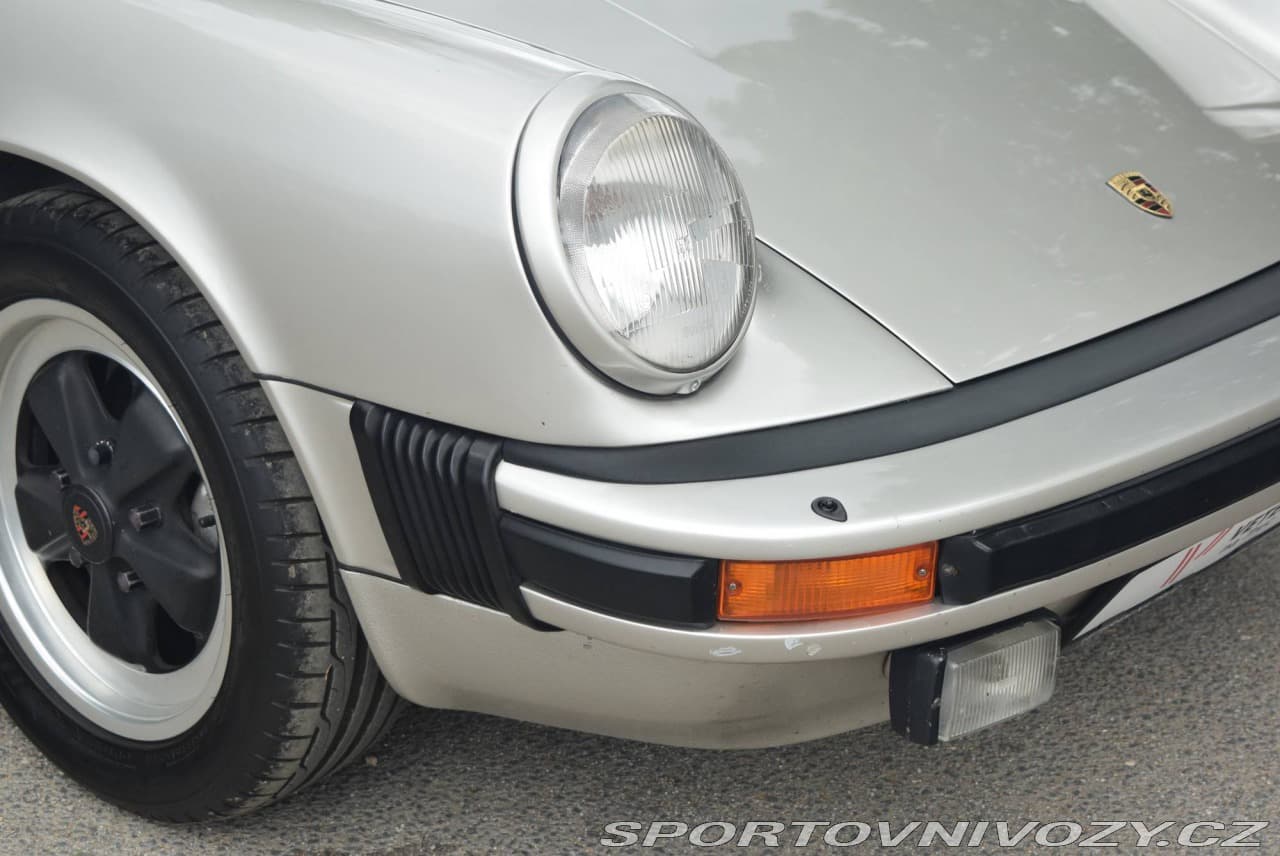 1982 Porsche 911 - 10