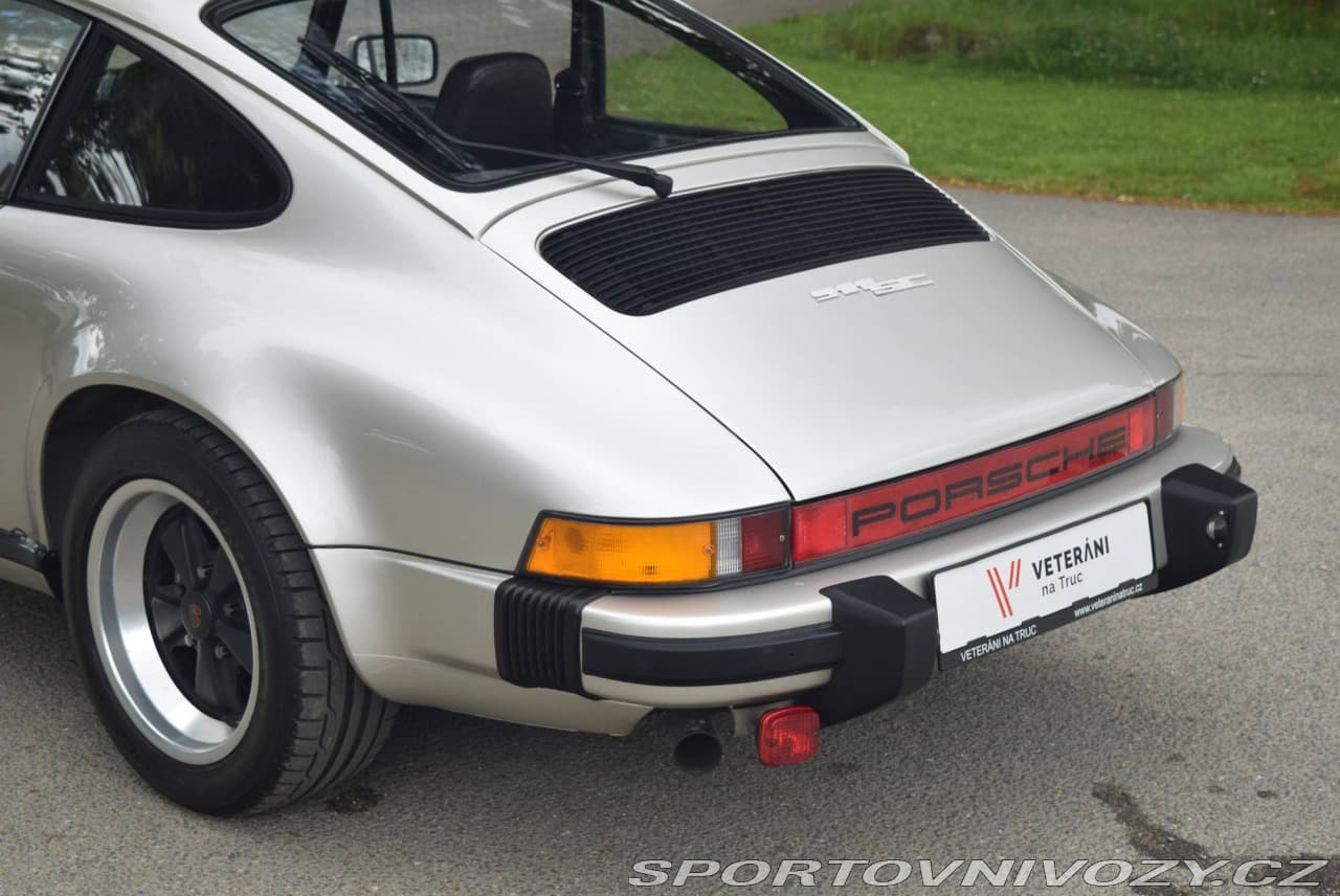 1982 Porsche 911 - 14