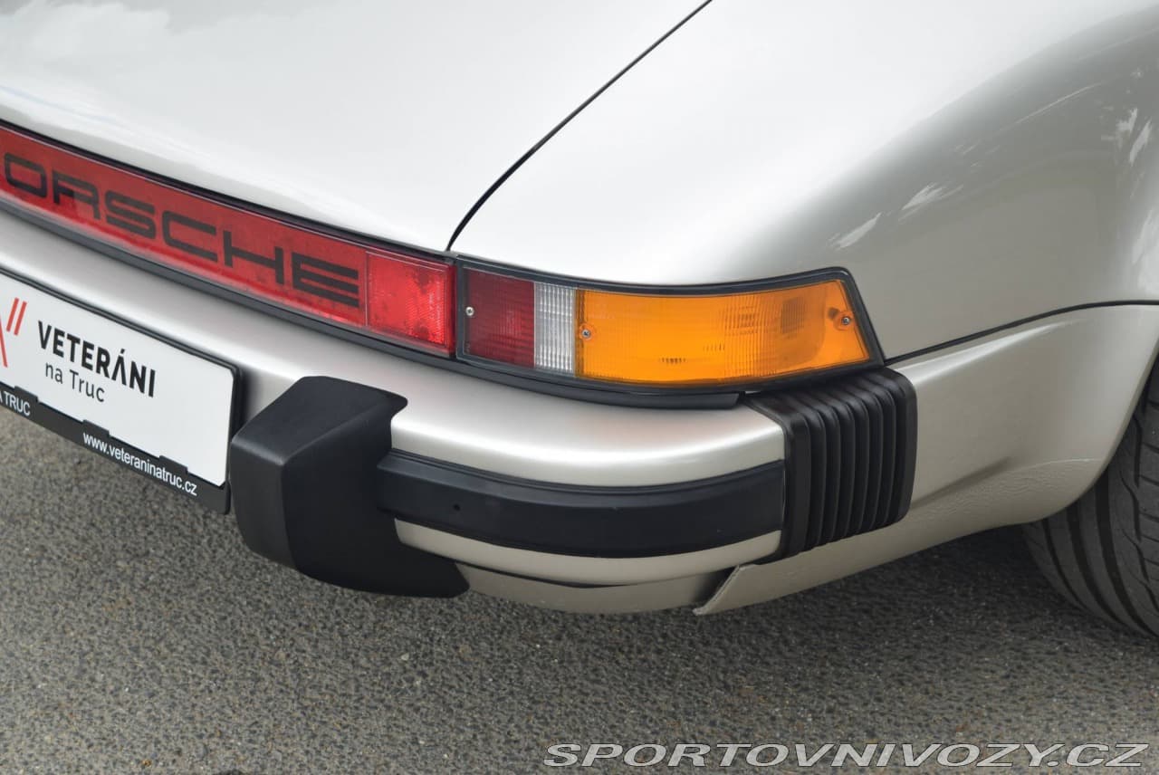 1982 Porsche 911 - 15