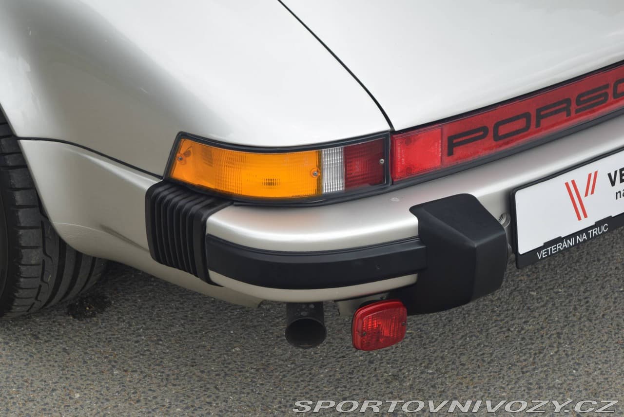 1982 Porsche 911 - 16