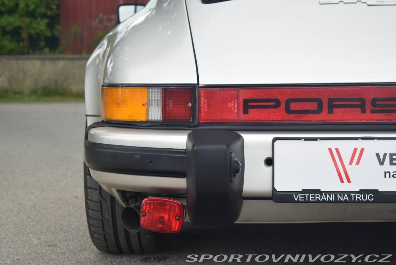 1982 Porsche 911 - 17
