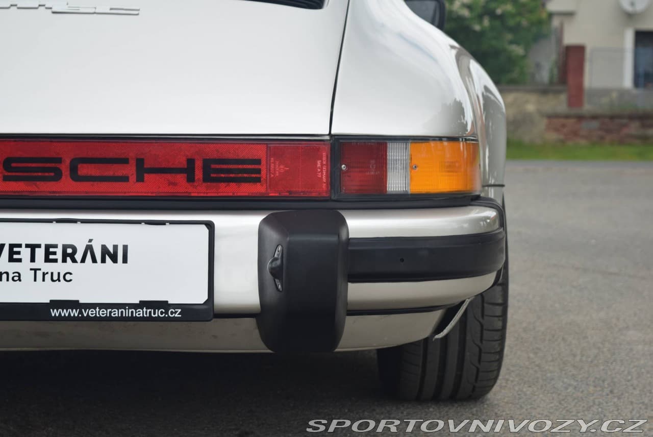 1982 Porsche 911 - 18