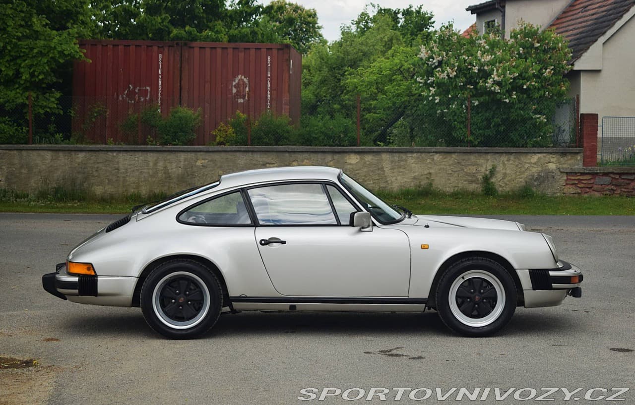 1982 Porsche 911 - 2